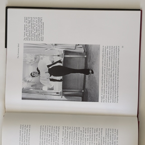 Skin to Skin: Eroticism in Dress - 1982 - Picture 8 of 15